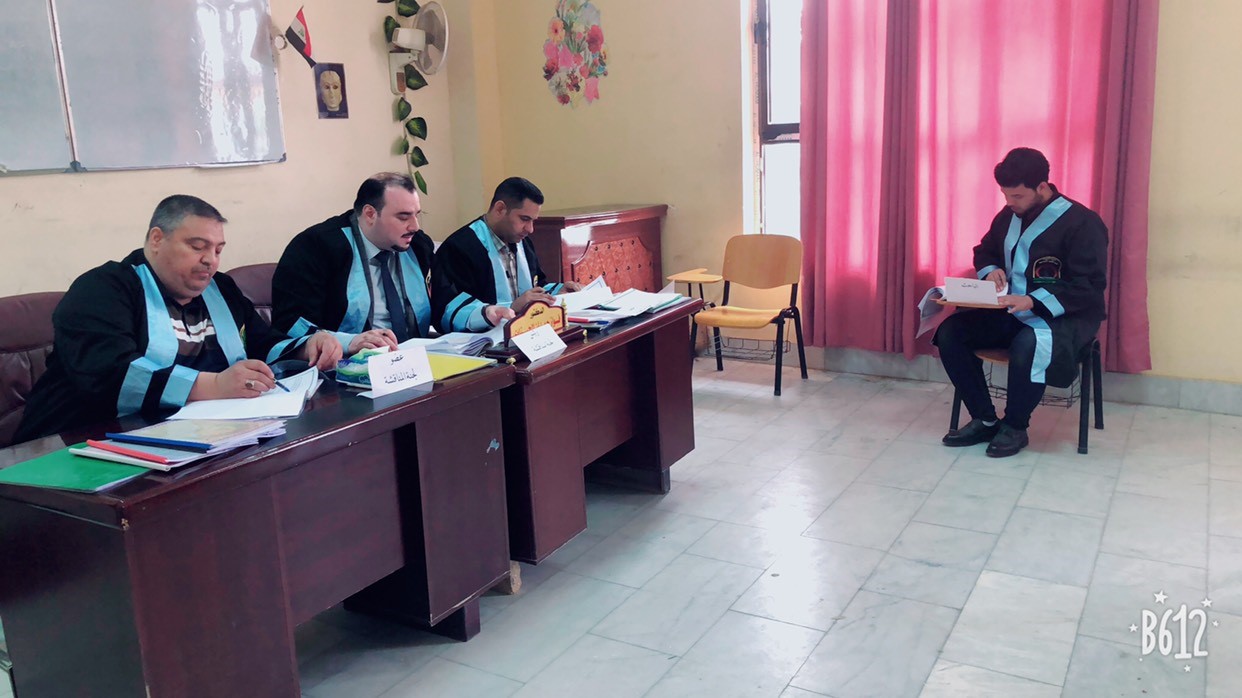 Read more about the article جلسات متواصلة لمناقشة بحوث الطلبة