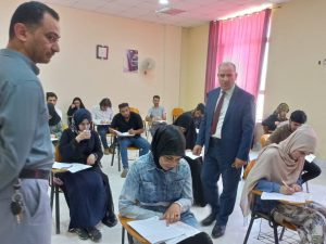 Read more about the article عميد كلية العلوم السياحية يتفقد سير الاختبارات النهائية الحضورية