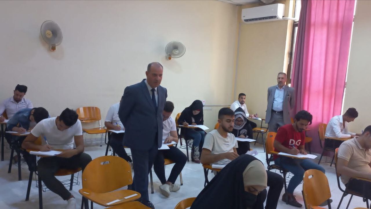 Read more about the article السيد عميد كلية العلوم السياحية يتابع وبحرص اداء سير الامتحانات