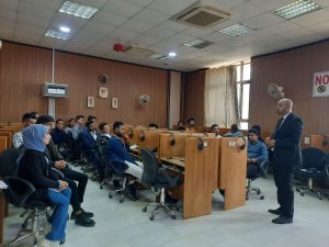 Read more about the article تقيم كلية العلوم السياحية ورشة عمل عن الاتصال اللفظي وغير اللفظي في الدلالة السياحية