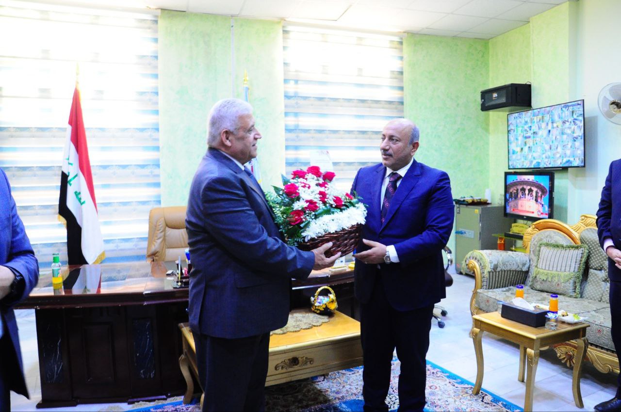 Read more about the article عميد كلية السياحة يستقبل المهنئين وابرزهم محافظ كربلاء المقدسة