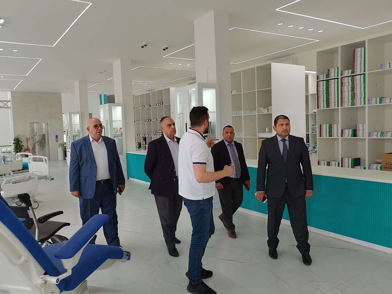 Read more about the article عميد كلية العلوم السياحية يزور مستشفى الكفيل لدعم السياحة العلاجية