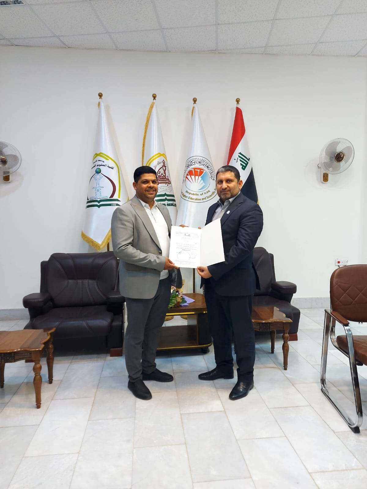 Read more about the article عميد كلية العلوم السياحية يهنئ التدريسي كمال محمد بمناسبة ترقيته العلمية