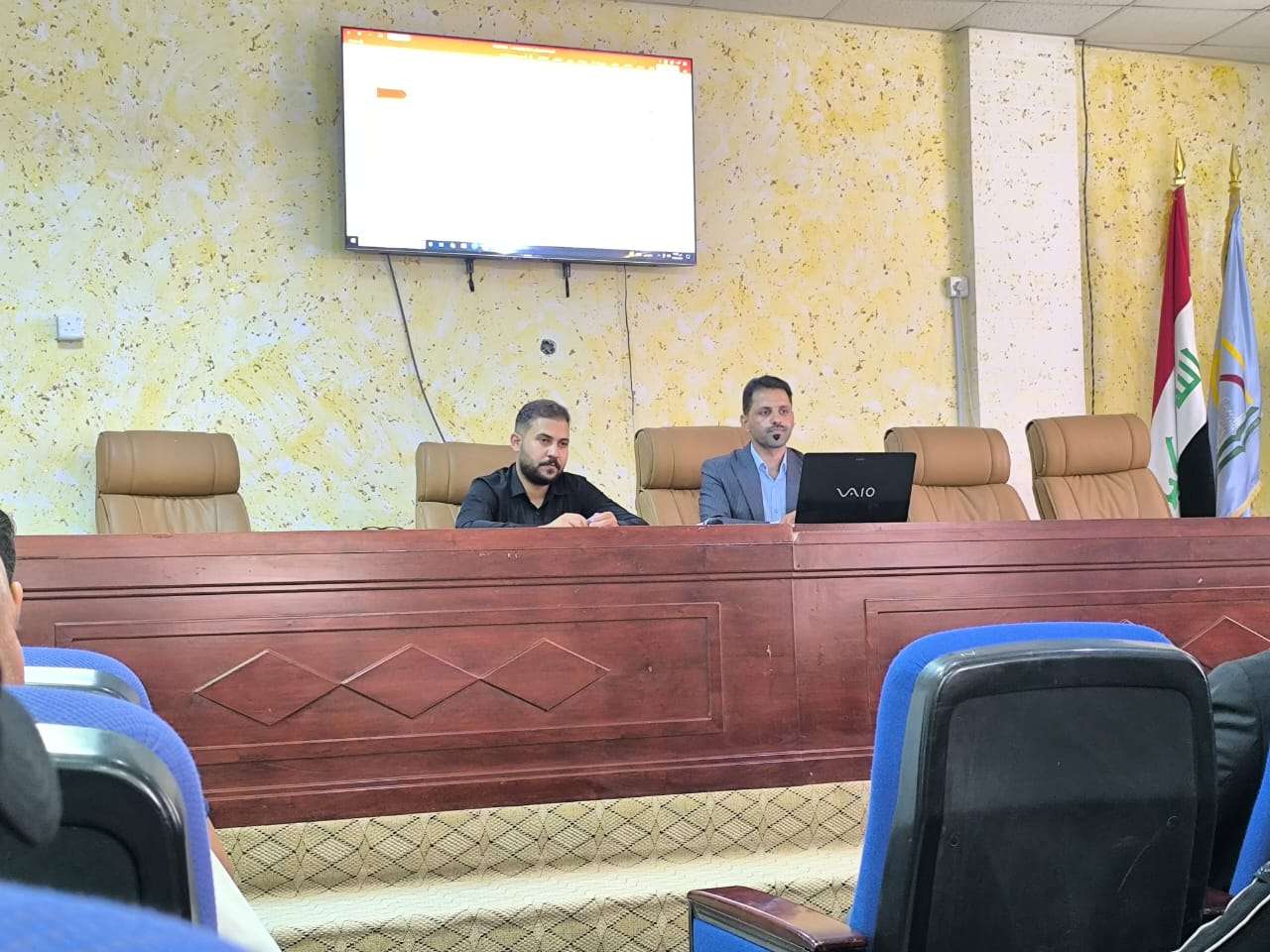 Read more about the article كلية العلوم السياحية تقيم ندوة علمية حول “قانون انضباط موظفي الدولة”