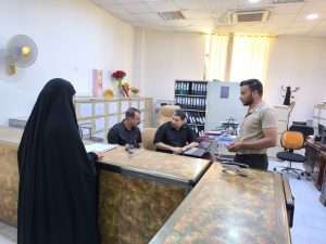 Read more about the article السيد عميد كلية العلوم السياحية الدكتور سلام جعفر الاسدي يتابع عمل التسجيل في اصدار باركودات للطلبة الخريجين الاوائل