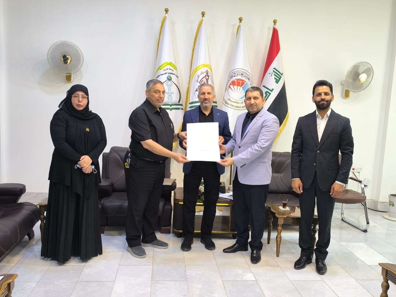 Read more about the article مجلس كلية العلوم السياحية يحتفي برئيس قسم السفر وخدمة الطيران بمناسبة حصولة على الترقية العلمية