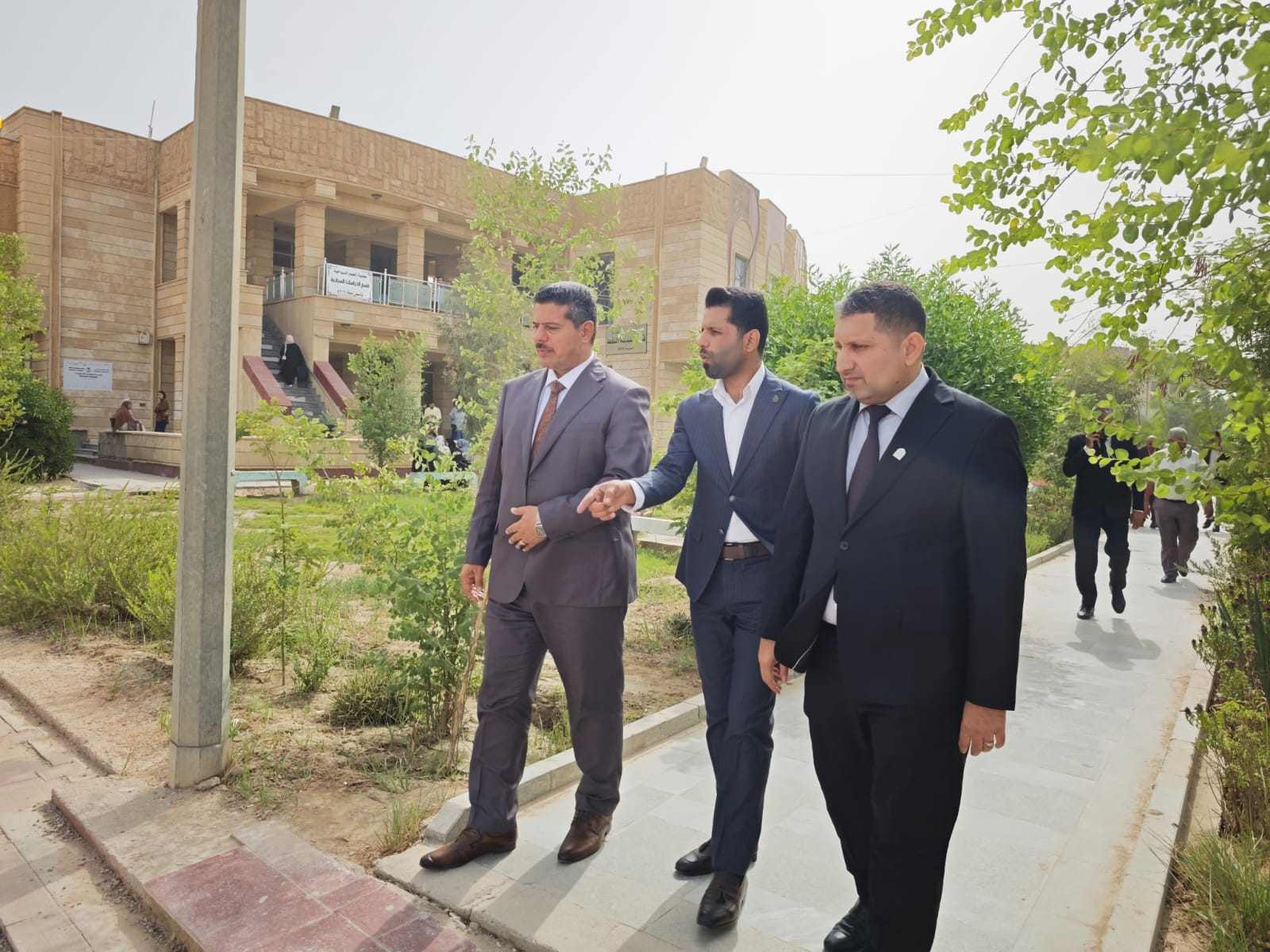 Read more about the article زيارة ميدانية لمعاون رئيس جامعة كربلاء للشؤون الإدارية إلى كلية العلوم السياحية للاطلاع على الواقع الخدمي