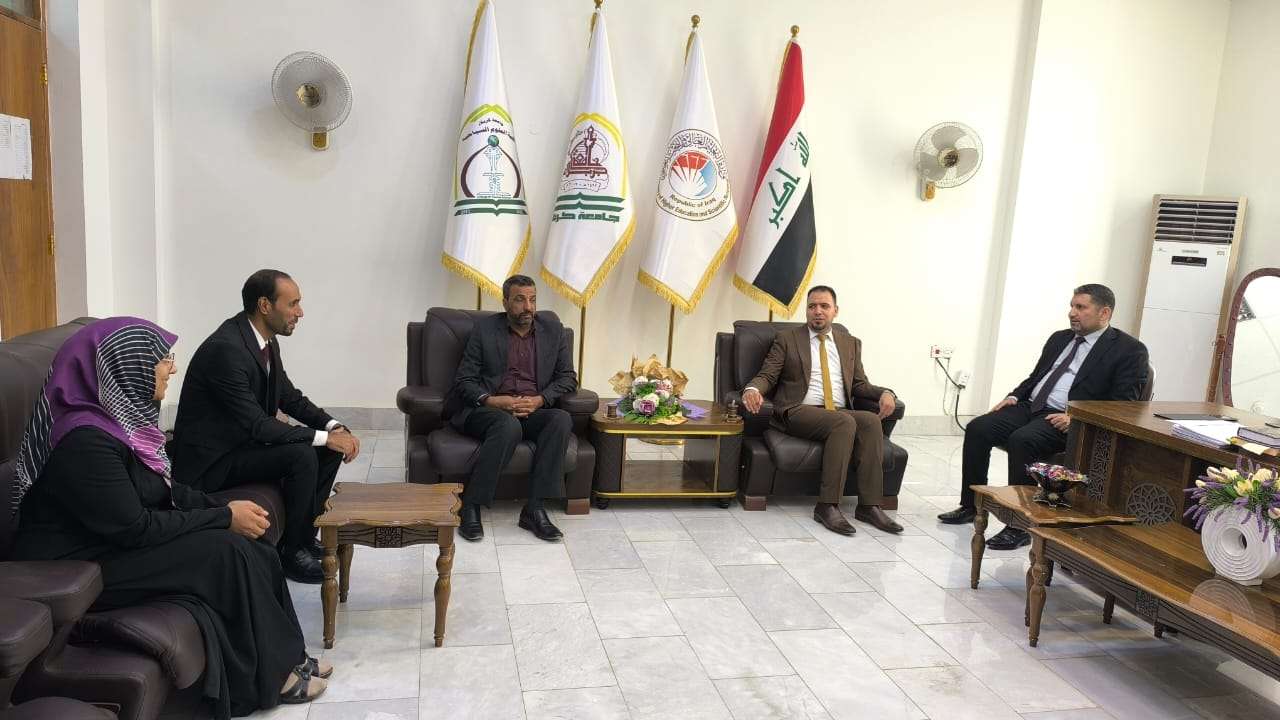 عميد كلية العلوم السياحية يلتقي مدير مكتب شؤون المواطنين